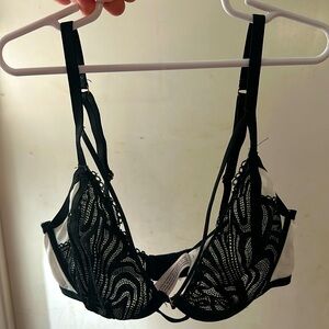 AUDEN SIZE MEDIUM LINGERIE BRA